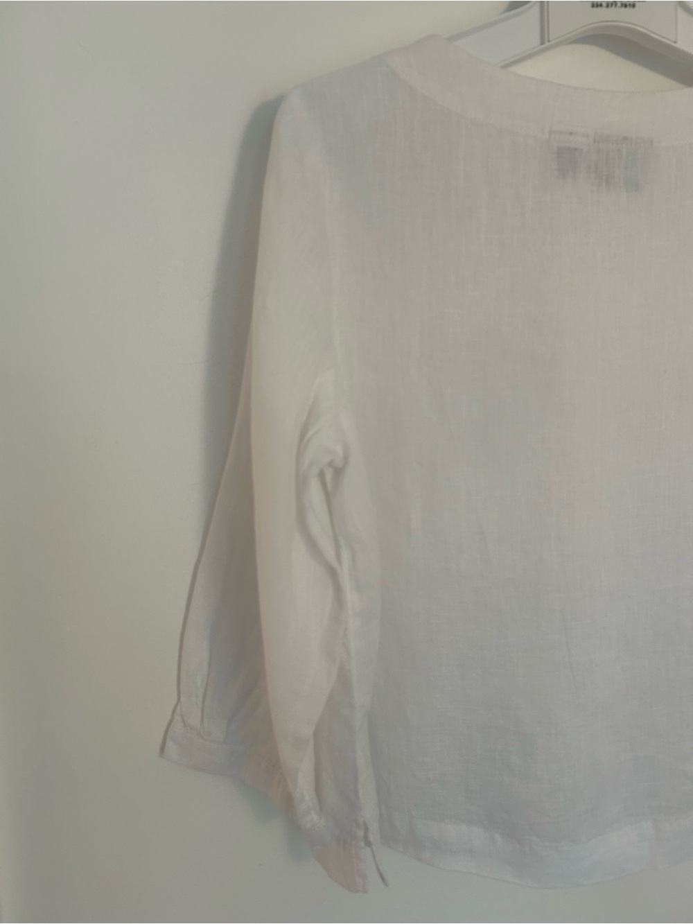 Halston White Linen Scoop Neck Top Size Med with 3/4 Sleeves - Picture 9 of 16